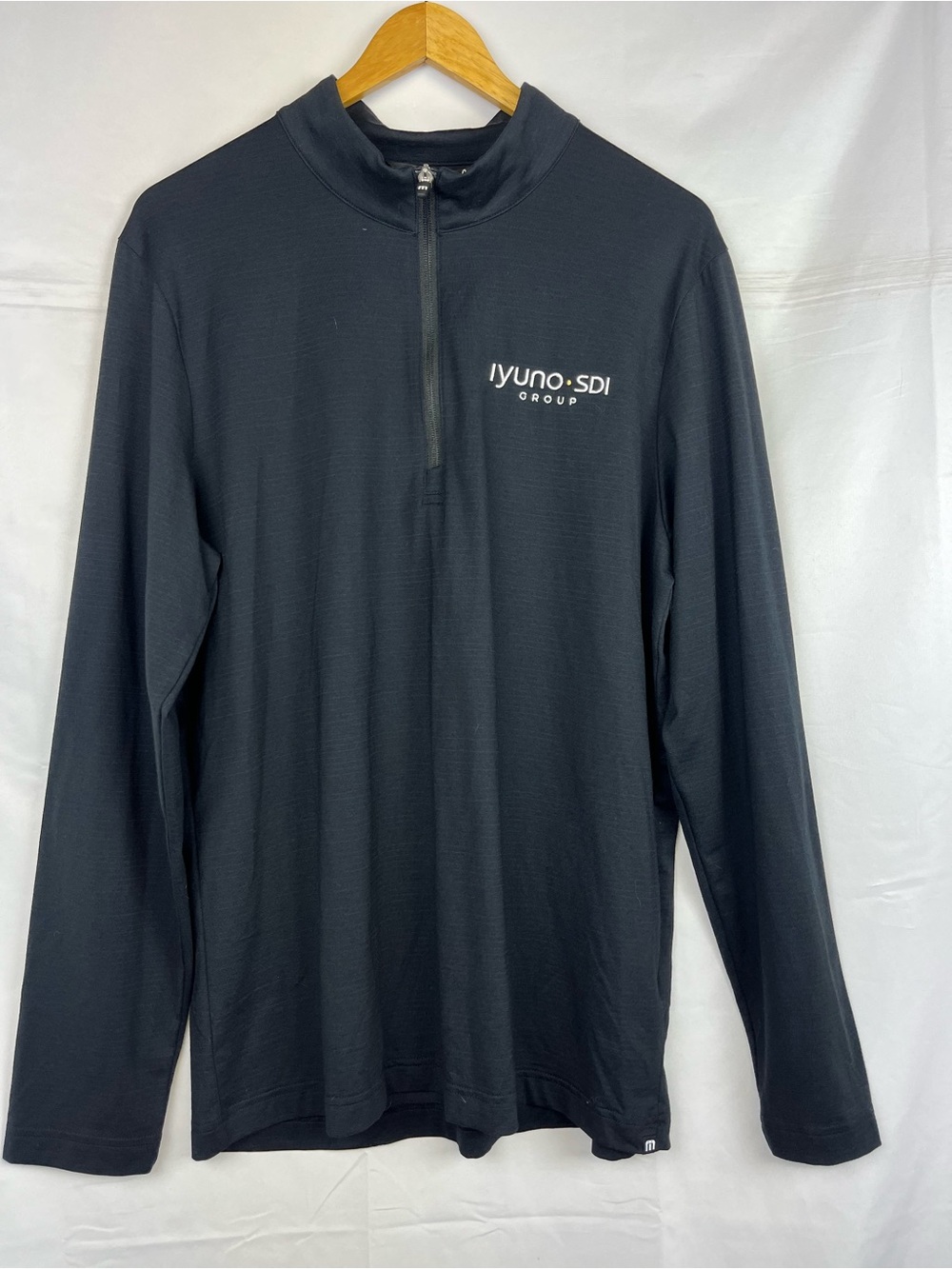 NEW Travis Mathew Crestview 1/4 Zip Black M Performance Preppy Golf Company Logo